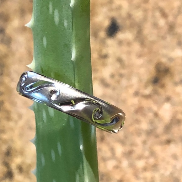 🌟SOLD!🌟 14KT White Gold Art Carved Ring 13.5 - Picture 4 of 7